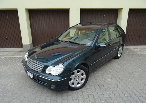 Mercedes-Benz Klasa C cena 16900 przebieg: 278000, rok produkcji 2005 z Puławy małe 277